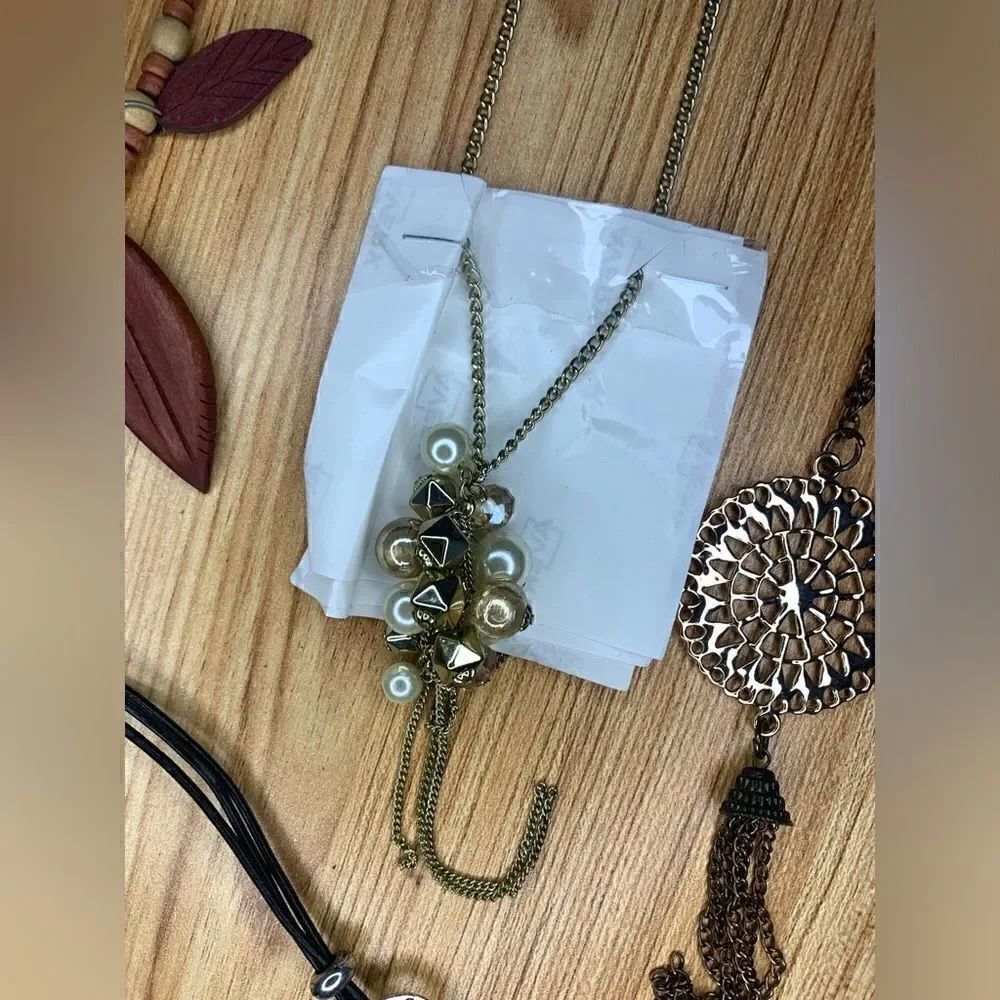 Necklace Bundle  - Picture 5 of 8